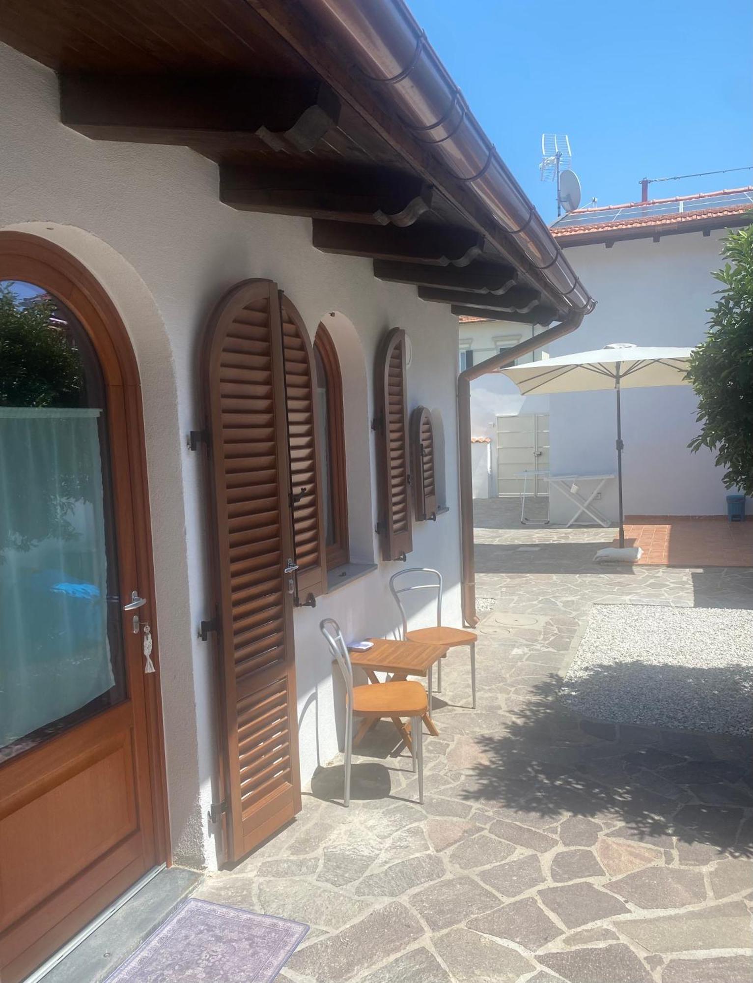 Casa Raffaela Hotel Марина ди Пиза Екстериор снимка